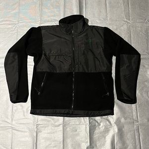 Men's The North Face Denali Jacket (black/black/green) sz Large